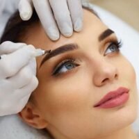 Eliminación de microblanding en cejas y labios